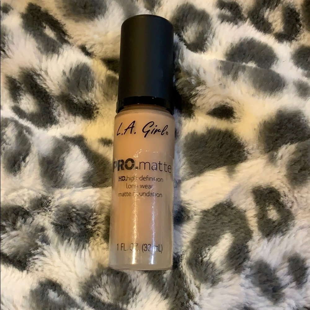 L.A. Girl PRO matte hd long wear matte foundation